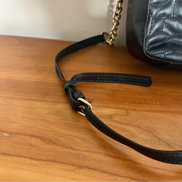 Draper James RSVP Quilted Crossbody Purse Bag Navy Blue With Gold Hardware - Picture 3 of 9